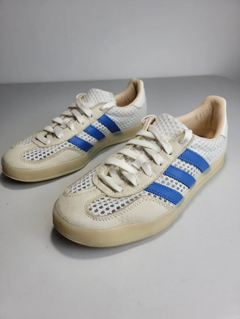 Adidas Originals Gazelle Indoor (Off White/Focus Blue/Warm Vanilla) Shoes Mens 7